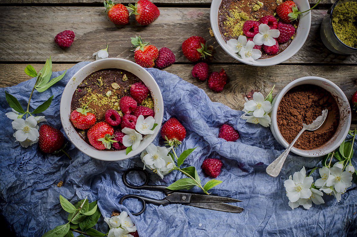 n_tagliafierro's tweet photo. Ricetta facile e veloce per #Mousse vegan al  #cioccoloto e lamponi!
https://t.co/0u7yJZqOcx https://t.co/JBLGUiqzIL