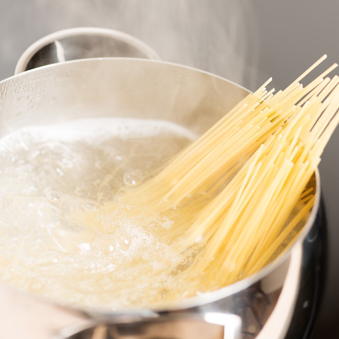 ZipWaterUK's tweet image. #happyeasterweekend. Cooking for a large group is easy with our HydroTap with its instant boiling water on demand.