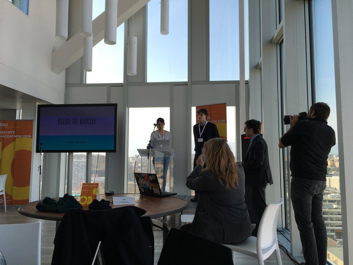 AMLoOpOo's tweet photo. #EBUhack @rts Team pathfinder presentation 👏 @vivianstr @toutenrab https://t.co/0IGQLjkA8e