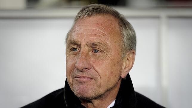 juanmata8's tweet photo. A genius is gone, but his legacy will remain forever... RIP Johan Cruyff. https://t.co/byuVxTZ4pj