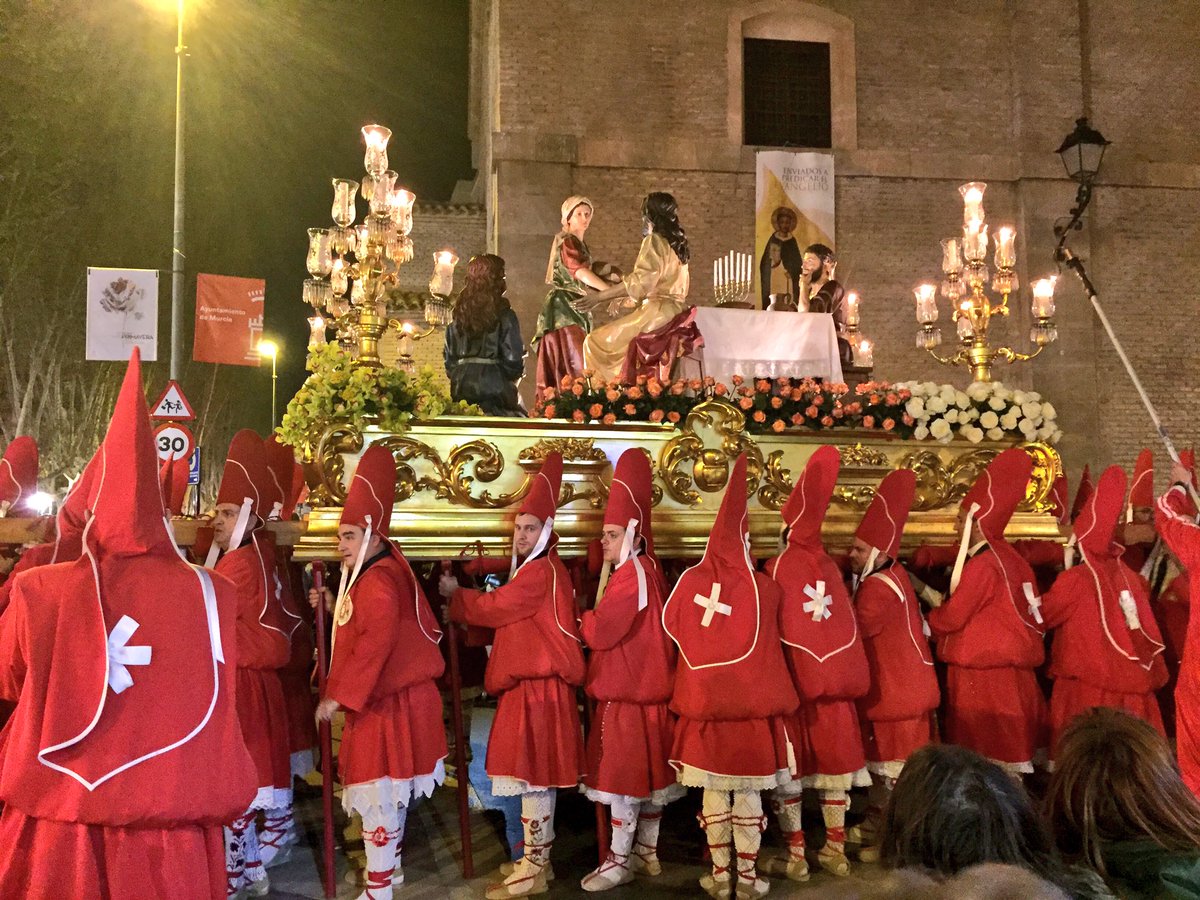 jacello's tweet photo. Disfrutando de los "coloraos", en #Murcia, en familia. Bolsa entera de caramelos y monas con huevo! #SemanaSantaRM https://t.co/ZCHgTJKdXf