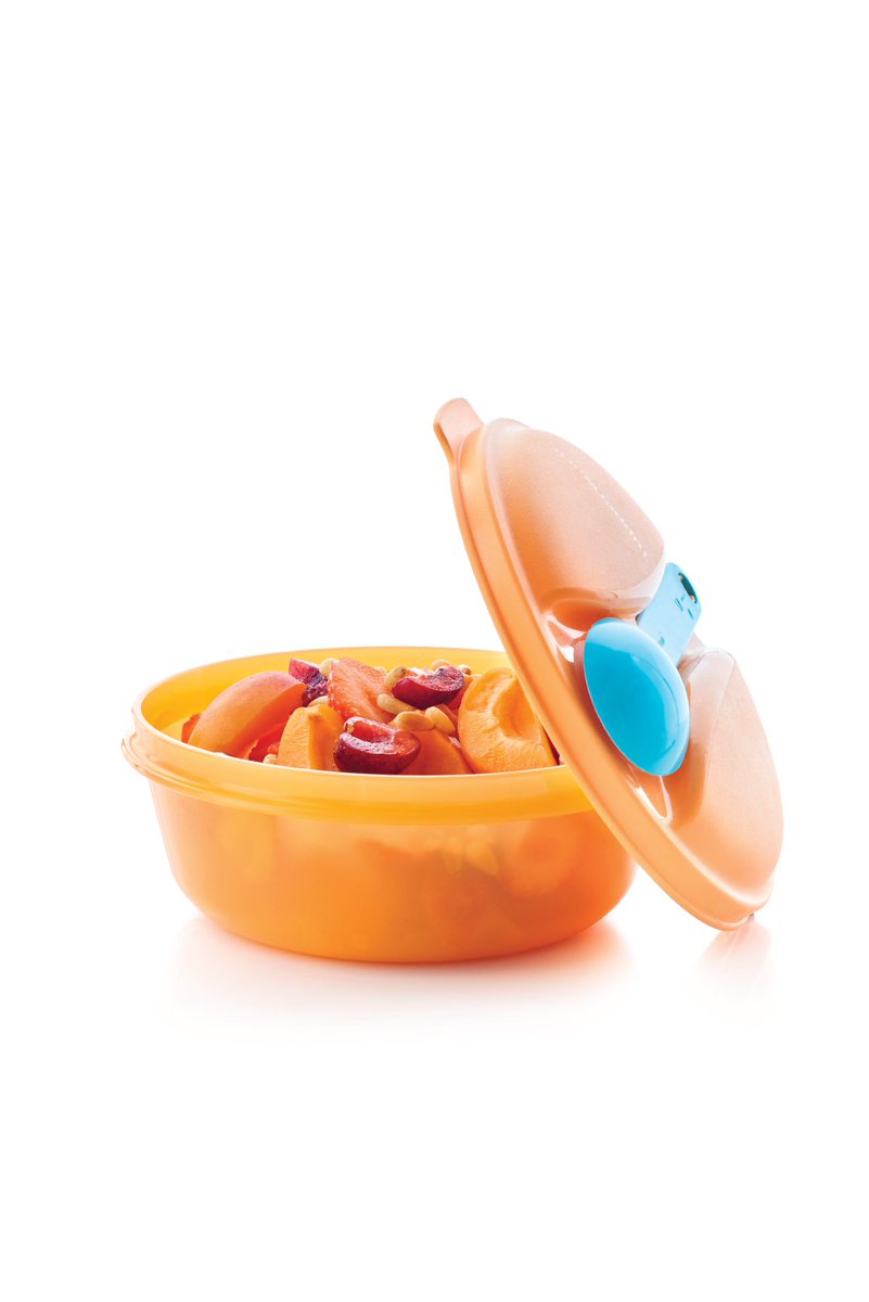 TupperwareWW's tweet image. Nature's candy never tasted so good! Pack fresh fruit salad and parfaits in our Fruit on the Go set! #Tupperware