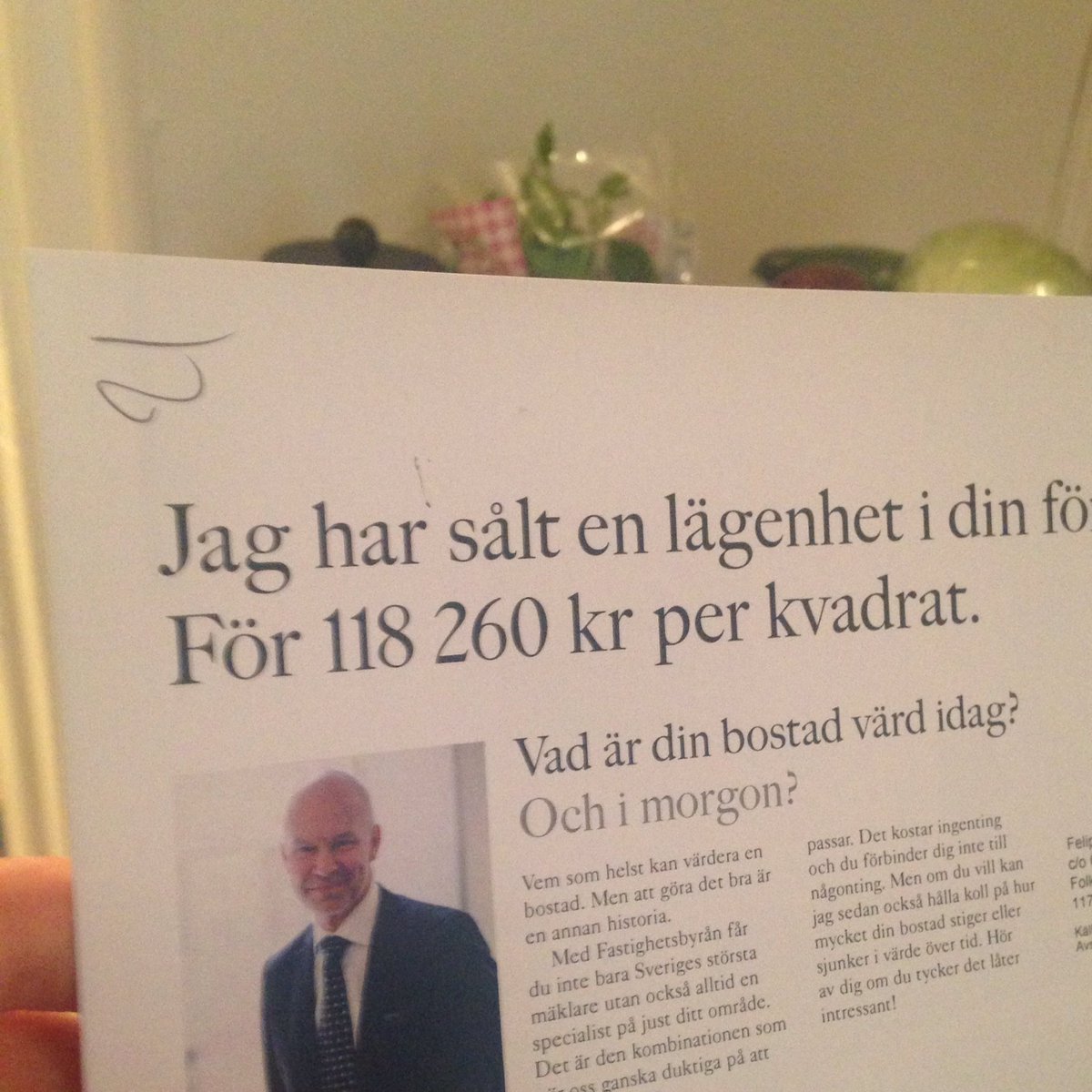 JosefinPasanen's tweet photo. Vad får fastighetsbyrån Swedbank att tro att jag uppskattar det här brevet? #andrahand #bostadsökes #bostadsbrist https://t.co/IRWJcQhZ4Y