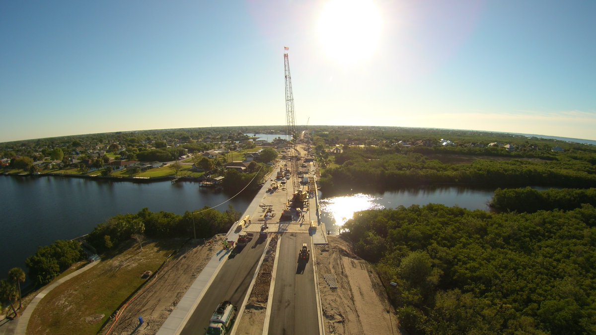Builder1982's tweet image. Current progress happening on our Edgewater project #edgewaterdrive #southwestflorida #florida #construction #OAK
