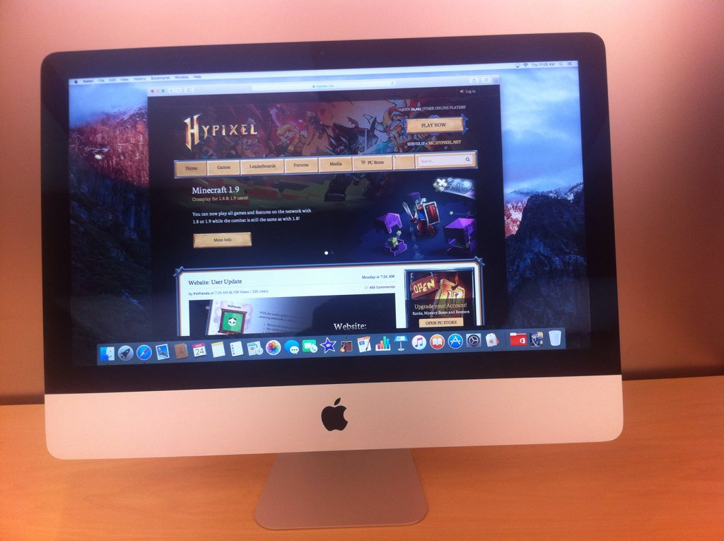RectifiedRedy's tweet photo. So here I am at the Apple Store and I find this. @HypixelNetwork #AppleEvent #hypixelnetwork https://t.co/72YT2SIbUg