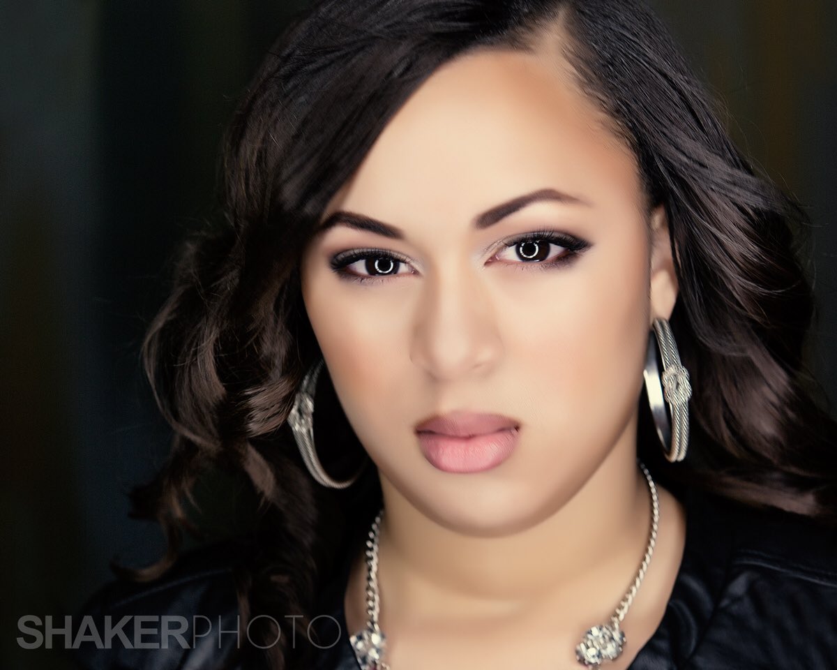 ShakerPhoto's tweet photo. Hey 2017 Seniors! It's EPIC portraits time! https://t.co/O396wUz7nL #SeniorModel #Seniors2017 #NotBoring #LetsDoIt https://t.co/y9zd2jGgsO