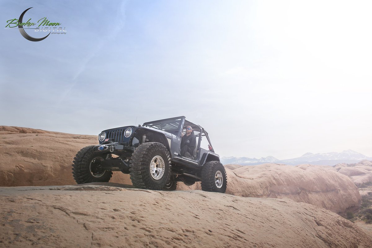 BrokenMoonDGT's tweet image. Entering Hells Revenge, beautiful day in Moab. #EJS2016 #Jeep #JeepMafia #jeeplife #Automotive