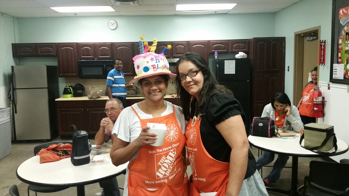 HD6331's tweet photo. @CroftBecky @SteveTHDHR12 @brianjabel2 @teahsoto #havingfunwhilegettingitdone Happy Birthday Sharon.. https://t.co/hzal44Onvh
