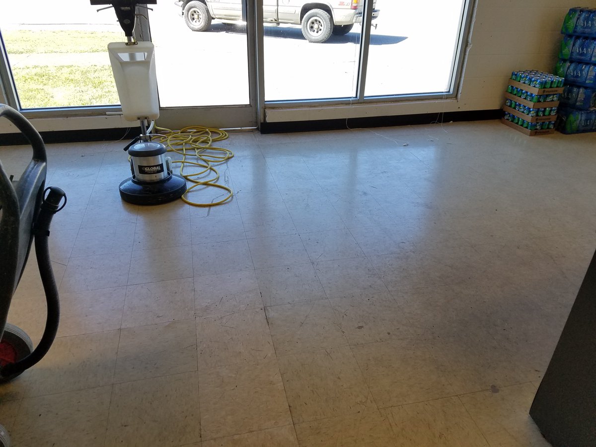 AECEClean's tweet photo. We stand on our performance, so we never get tired of clients looking down on our work. #NashvilleClean https://t.co/vu2B9BZYpD