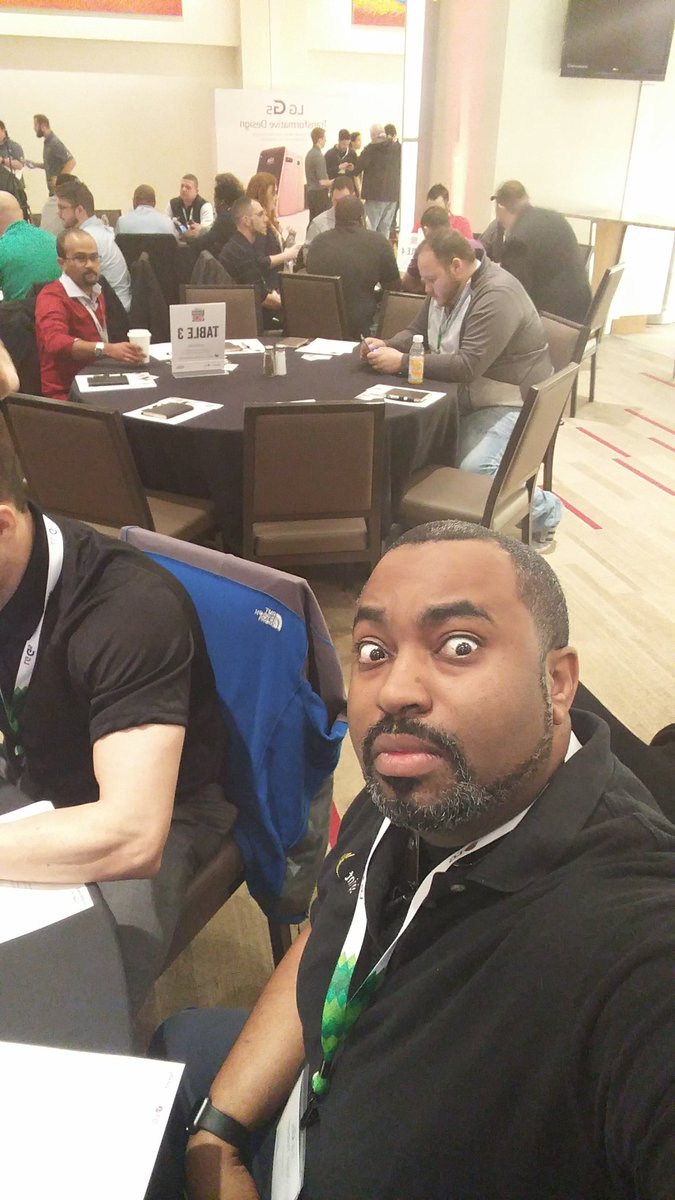 LODJoshEverett's tweet photo. Loving Life at the G5 training event!!!!!!! @joshtemplerun @jrsimer @sellwithLG #selfieking #BTownGeneral #LGG5KC https://t.co/1pJOl9uzi9