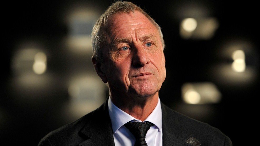 Torres's tweet photo. Let’s say goodbye to a football legend. A man above colours. Cruyff RIP https://t.co/oZJtIE1Fyp