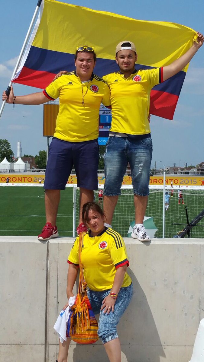 TeoZapata's tweet photo. @WinSportsTV #ConLaTricolorPuesta Desde Canada Siempre Apoyando a la Tricolor. ( Foto fue Tommada en los #PanAmTO ) https://t.co/vzKd5HpYMQ