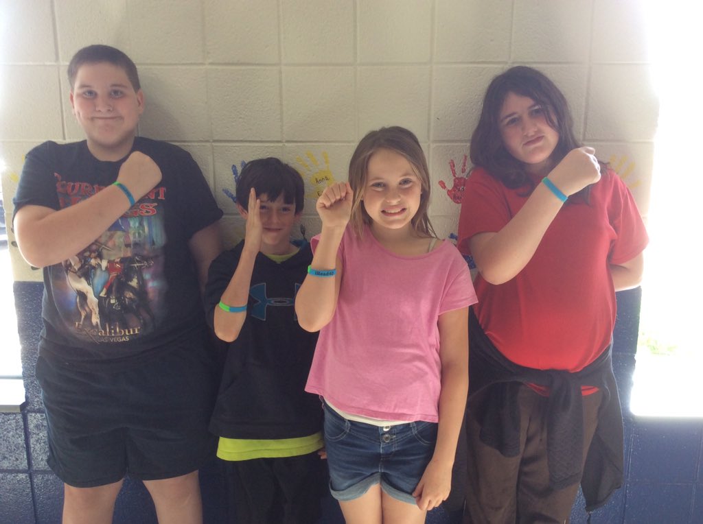 thompson_MES's tweet photo. Our 5th grade iREAD40 achievers!  Way to go! @distefanoderek https://t.co/6oMVHyuJkV