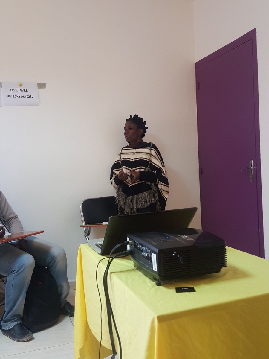 JklDakar's tweet photo. #HackYourCity #Hackingdakar #HackingParis #kebetu en ce moment présentation de #arclean https://t.co/223o1BeRBd