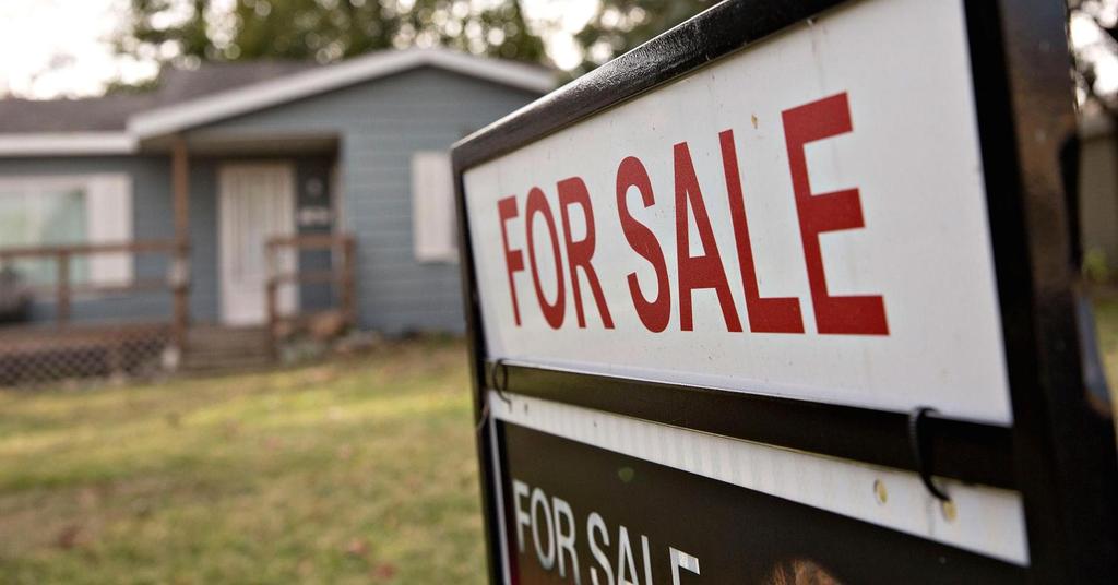 cindytstanton's tweet image. It's not just in Nashville... How about that fixer upper?? s.sm.cc/S5eJWg