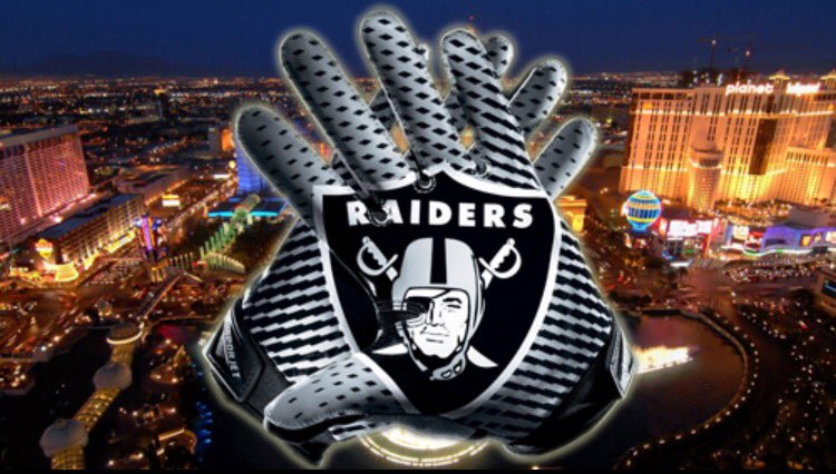 nvp118's tweet photo. Vegas is ready to #DoTheDomeThing #LasVegasRaiders https://t.co/CW2HmLO8rd