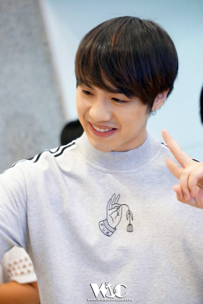 WhiteCaptainCOM's tweet photo. [HQ] 160324 @n_whitewo at GMM Grammy - หล่อ ละมุน คุณชายพะไวท์ คึคึคึ
#whitewo #uprinceseries https://t.co/HjvKwliX4k