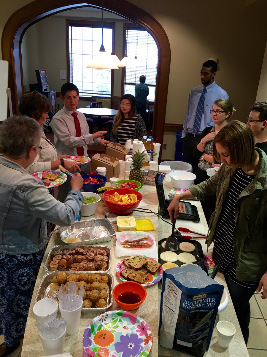 DSP_BetaEpsilon's tweet image. We had a great time celebrating our wonderful faculty and staff yesterday at the semi-annual Appreciation Breakfast!