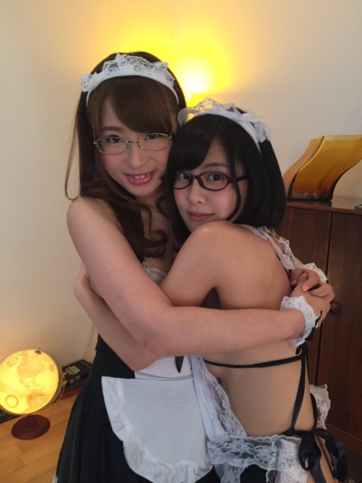 さきねぇちゃんのおっぱい枕、気持ちよかった❣️  レズと共演の違いが未だによくわかってなくて、さきねぇちゃんに甘えまくってた🙈  事あるごとに「大好き」って言葉を使ってしまって、今日も「おねぇちゃん大好き」と言ってしまった🙋うへへ。