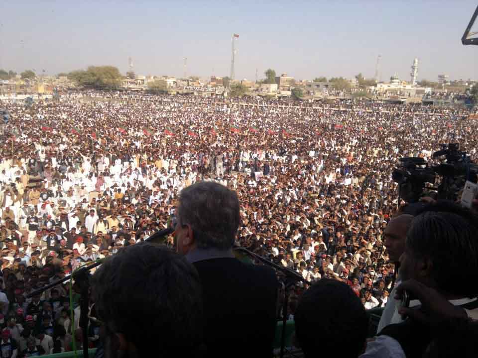 TeamSMQ's tweet image. Last 3 Jalas of PTI in Umerkot. 
@BBhuttoZardari, for your kind information :) #SameGround #FilledWithPeople