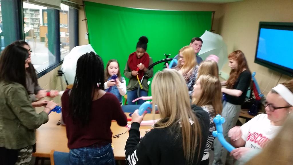 carrieory's tweet photo. Create...Play...Learn in the BFC LMC. Balloon Animals #nvlmc #createplaylearn #iplearns https://t.co/ApSerwwVkc