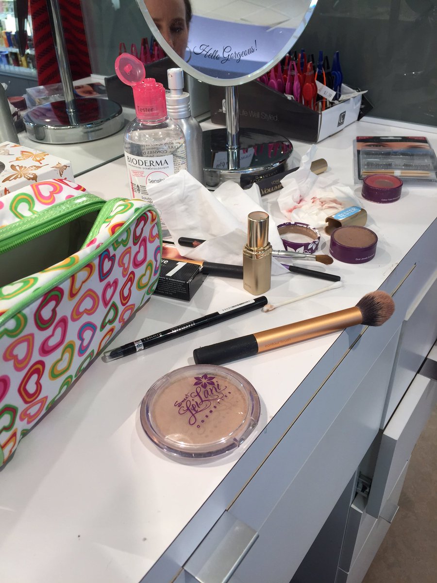 Cruiserk's tweet photo. Getting prepped for a fashion show tonight thanks to #guardianexeter #optimist @NeoStrataCanada #eylashes https://t.co/jh6IL9RyAK
