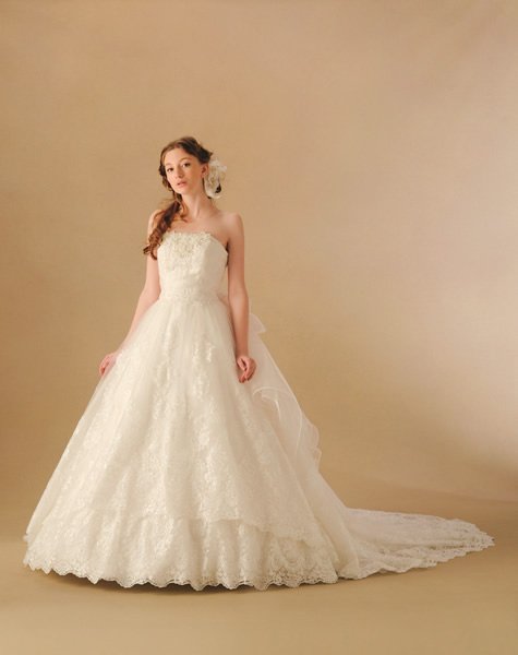 photo_dinner's tweet photo. TAKAMI BRIDAL スエラ。オーガンジーに繊細なモール入りレースをふんだんにあしらって。
https://t.co/10VsHQBkHR #ウェディングドレス #前撮り #フォトウェディング #Pridal #若宮の杜迎賓館 https://t.co/mWWtMwiwiH