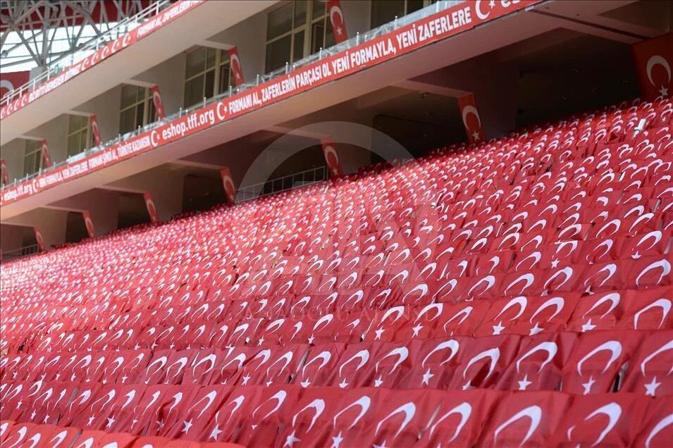 fatihtezcan's tweet photo. Burası TÜRKİYE!
Kıyamete dek
Tekbir de getirilecek
Örtü de takılacak
Mehter Marşı da çalacak!
Beğenmeyen İSRAİL'E! 👍 https://t.co/j3YPgrbLqo