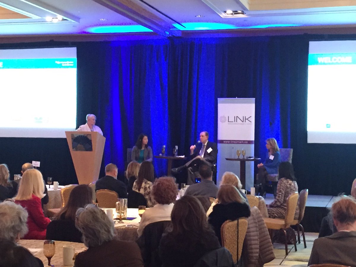 LinkSmartBoston's tweet image. Q&amp;amp;A begins at The Science of Walkability moderated by @kentutunjian #linksmart #Boston