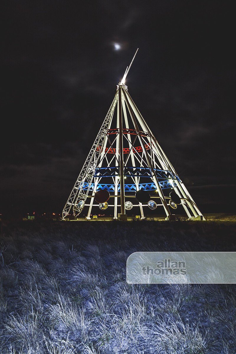 AllanThomas2015's tweet photo. Full mooning Teepee pose! It was a great night for photography. 😜#paintingthehat #medhat #allanthomas2015 #fullmoon https://t.co/pikXM0yc86