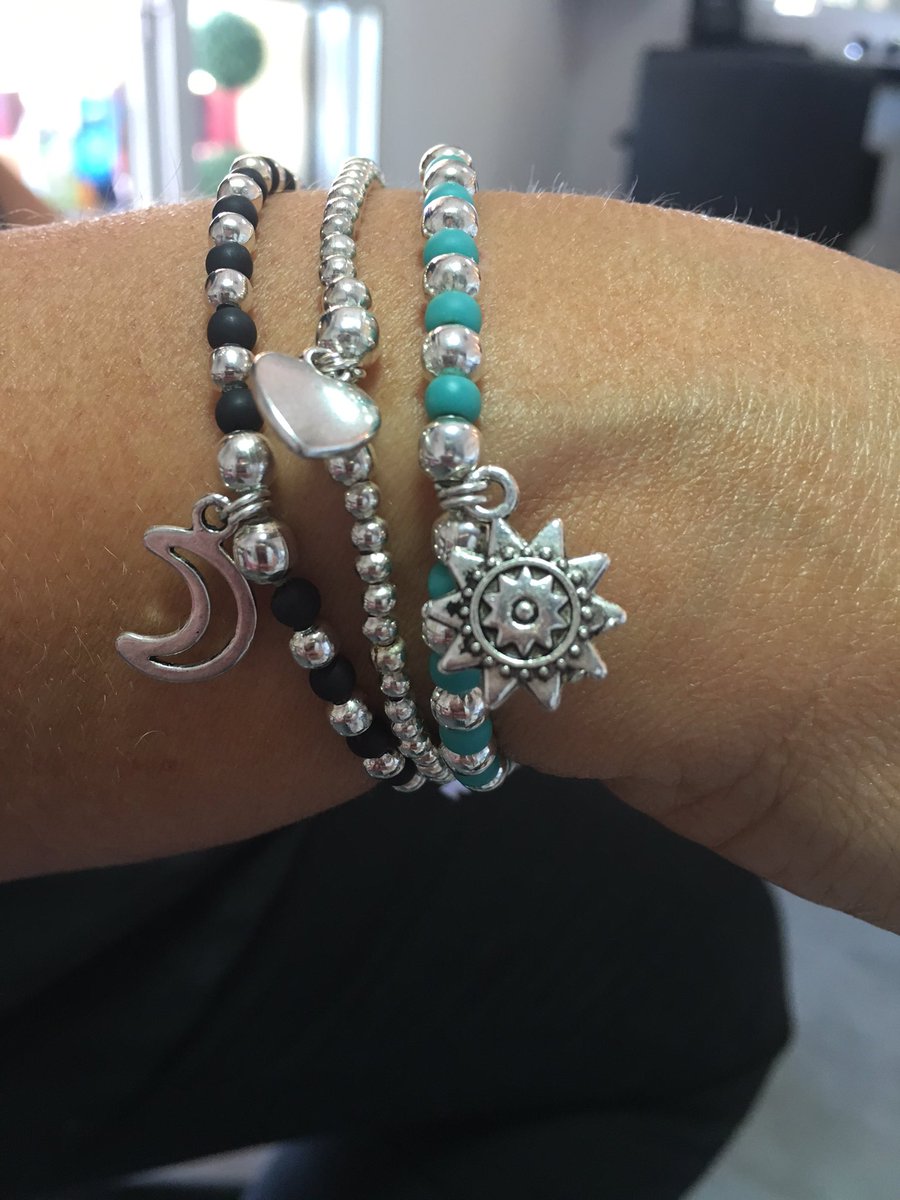 myBella_string's tweet photo. Happy customer with 3 strings 15€ #prettylittlestring #marbs #glamour https://t.co/sHN5ysTukM