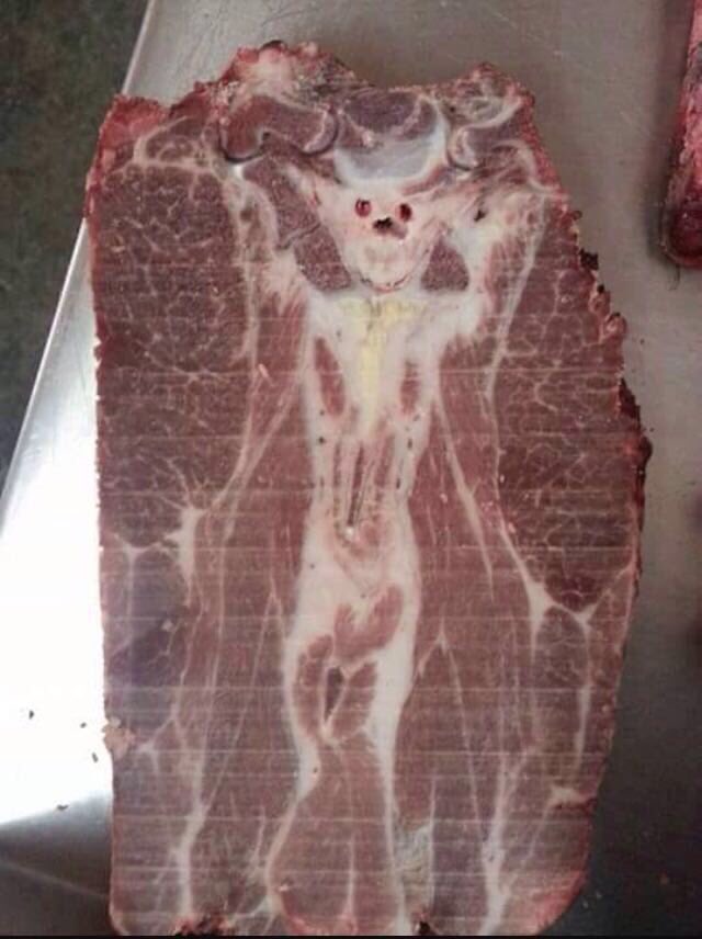 AlexXxStrecci's tweet image. El diablo es bello. 

La carne también.