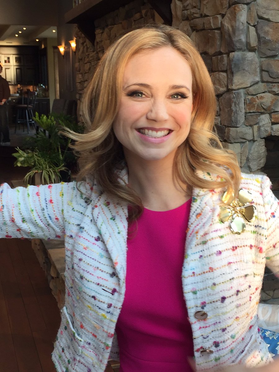 kelly rowan tweet media