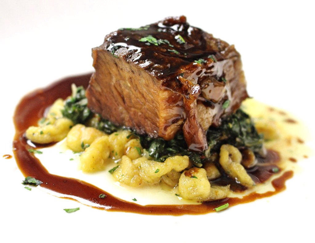 billtelepan's tweet photo. Beer braised short ribs with chard, mustard & spaetzle. Who's hungry? #knowyourfarmer #dinnertime #telepan https://t.co/sczC75S9Dh