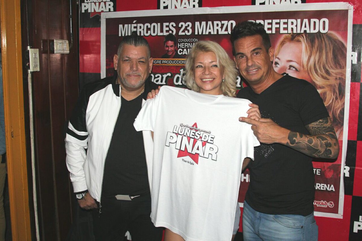 ElTigreMarcelo's tweet photo. Aquí en @MdePINARok con su majestad @DALILA_REINA y @hernancaire disfrutando de una noche INOLVIDABLE  graciassss https://t.co/MMUj6OGFpC