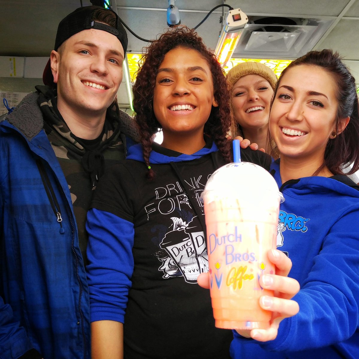 DutchbrosKC's tweet photo. Drink Dutch #youthirsty #dbcda https://t.co/5Y5XmVHPeq