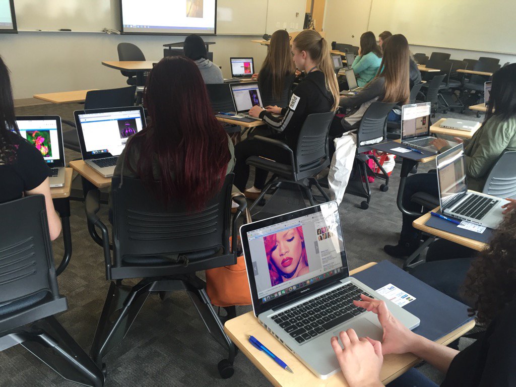 kimberlykowal's tweet photo. My first @pencilcoder workshop with @nasa data this  morning at @Tech_Collective #GRRLTech @universityofri https://t.co/nDOmQfrZwR