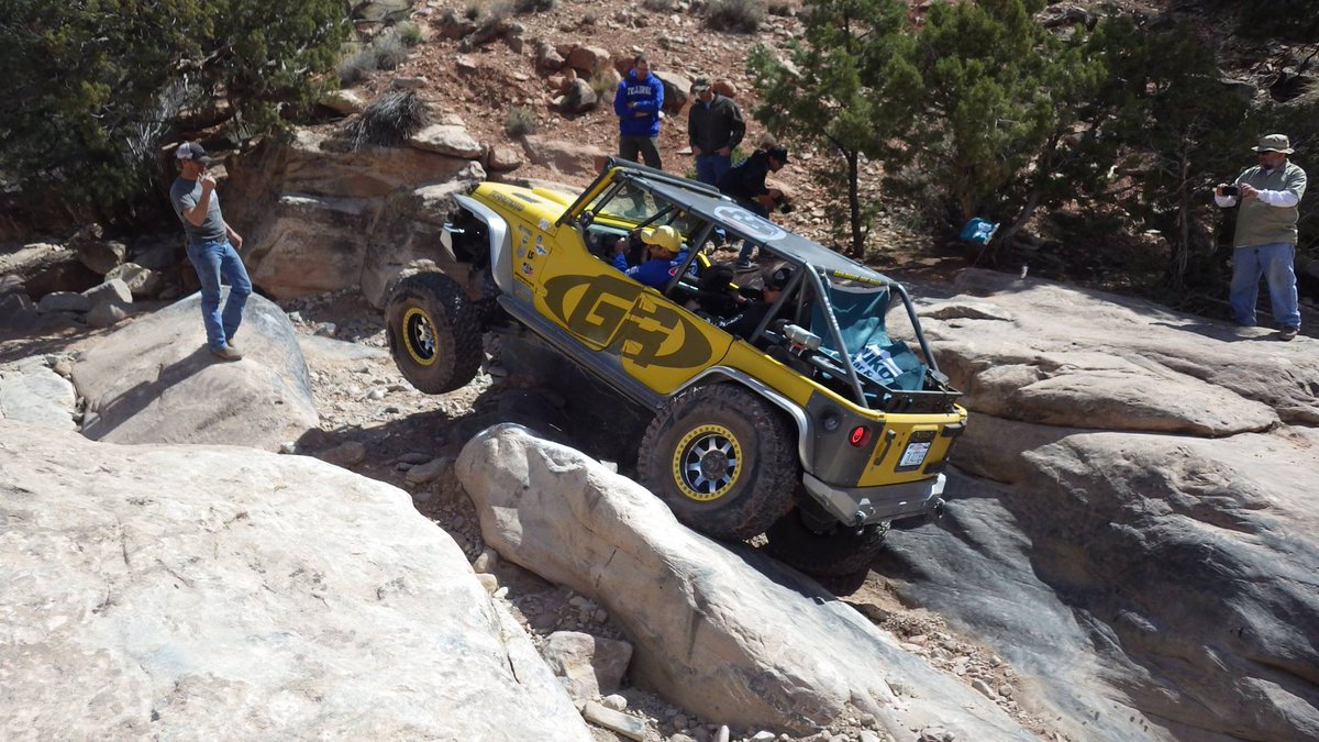 genrightoffroad's tweet image. Wheeling:  The intersection of skill, technology, and faith.  #JeepLife #EJS2016
