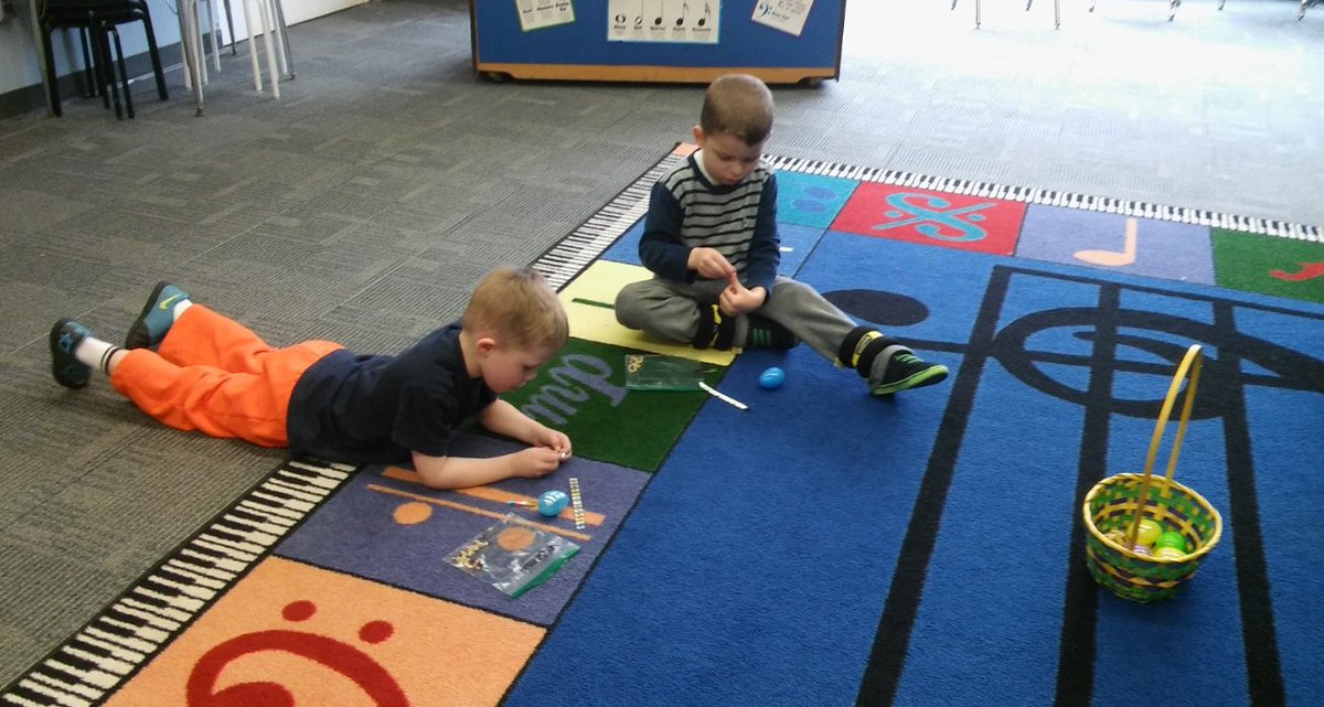 FultonStrings's tweet image. Hard at work making our own musical instruments in PreK-K Music. Egg Shakers!!