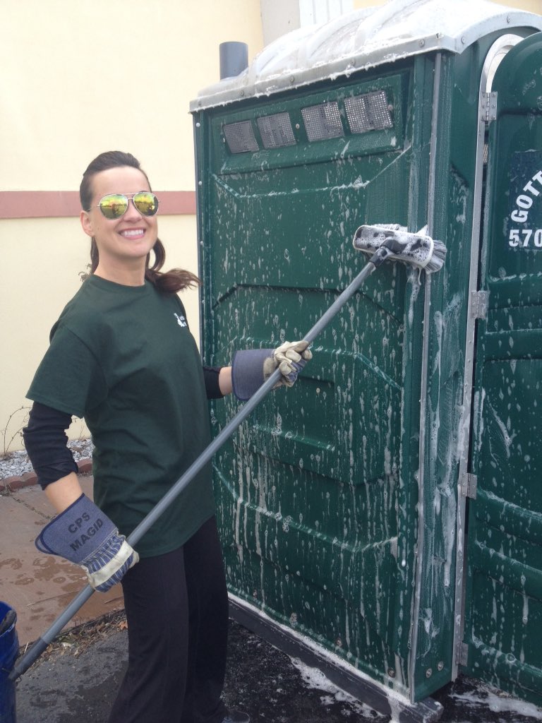 985wkrz's tweet photo. A pooptastic job Liss! -Rock π©π©π© #intern4ADay https://t.co/yoCr94ujli
