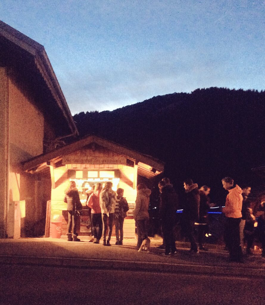 Chatel_ski's tweet photo. Crepe o'clock? #creperie #mountainessentials https://t.co/ESD7cxk41k