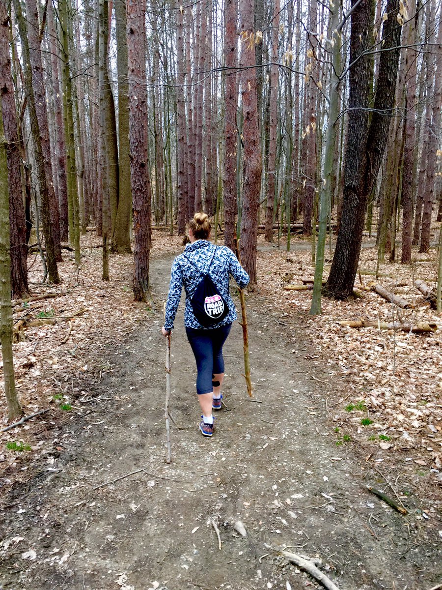 STVMGirlsLAX's tweet photo. Marianne showing off her nature skills at Pine Grove Trail #CVNP https://t.co/8jHxj7p3Kz