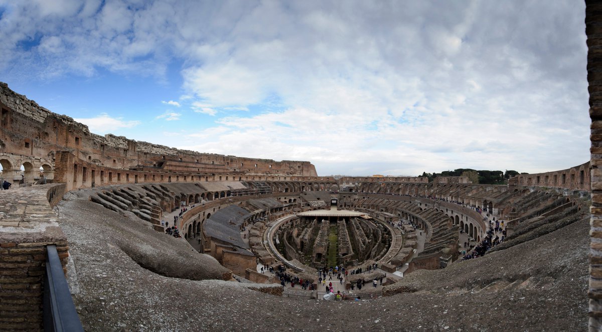 davidebarbaroIM's tweet photo. Panoramica Colosseo. Roma #colosseum #Roma https://t.co/2HQY9JKEd3