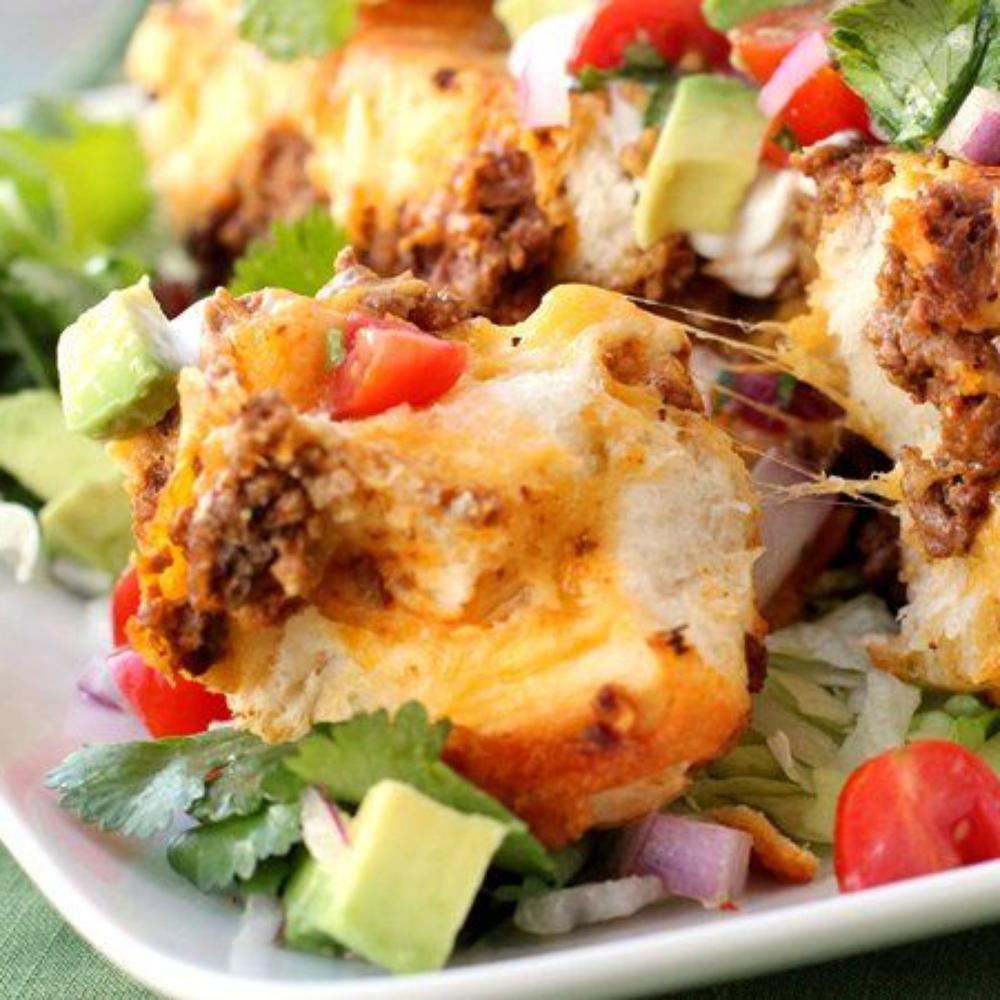 DinnerCrunch's tweet photo. Taco monkey bread? Yes please :) Check out this recipe from @MichaelLawing https://t.co/UdtHMTFOdu https://t.co/AGwLwspd1C