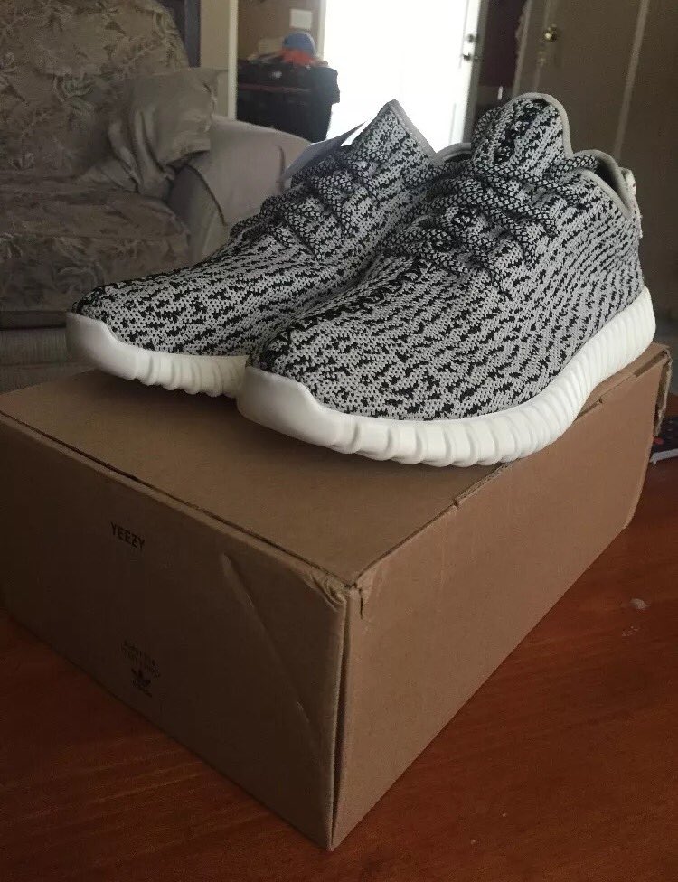 Buy Kanye West 's Adidas yeezy boost 350 turtle dove foot