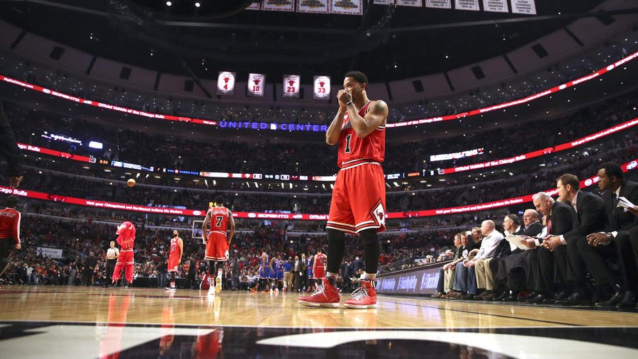 BullsBloc's tweet photo. ICYMI: Bulls bring us back to Earth, lose to Knicks | #Bulls Bloc https://t.co/2e8YkUVQ3A via @BullsBloc https://t.co/JcybYubgkG