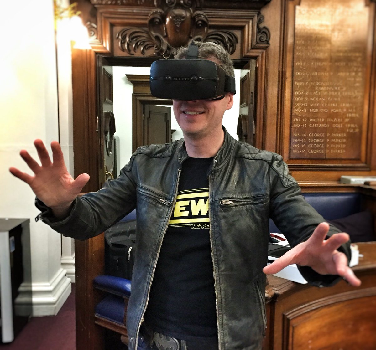 activrightbrain's tweet image. Anyone for #AR AND #VR?