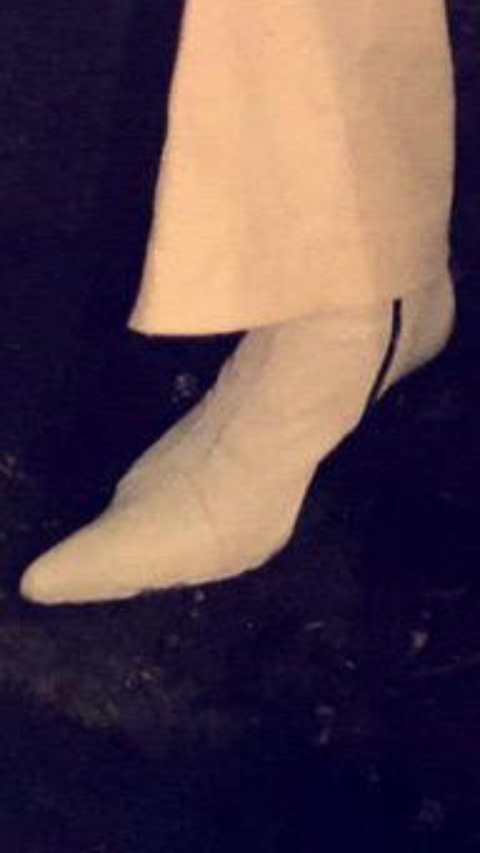 Þegar ég fermdist hugsaði ég: "já, þetta eru skórnir sem ég ætla að vera í þegar ég geri Guð að leiðtoga mínum."