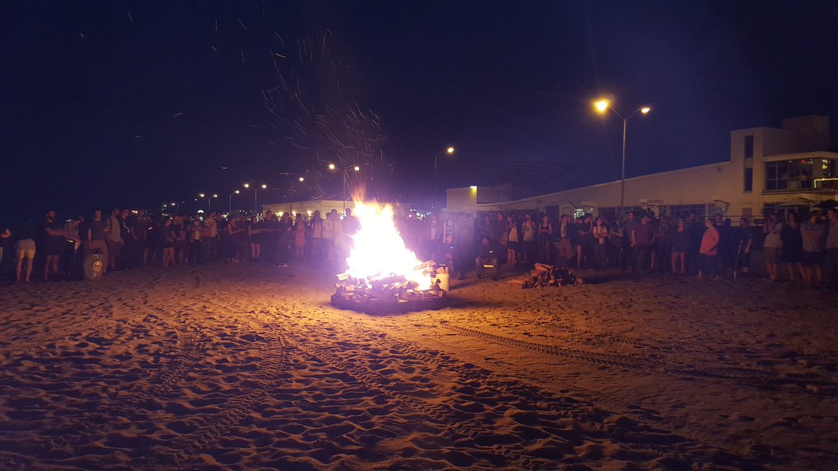 emslacar's tweet photo. HAPPY #2CGS ! Tweet I forgot to tweet @ #tcgsfinale bc I'm bad at twitter:
look a bonfire oOoh near the ocean Woahh https://t.co/uqJfZXH99A