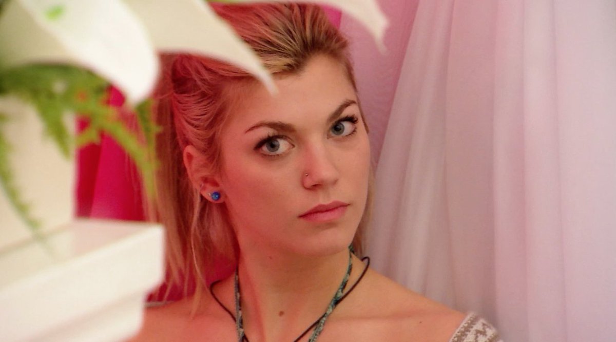 BigBrotherCA's tweet photo. ...or are you #TeamKelsey? RT if you want her to be SAFE tonight. #BBCAN4 https://t.co/HFsZGmkRWE